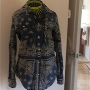 Long sleeve snap shirt